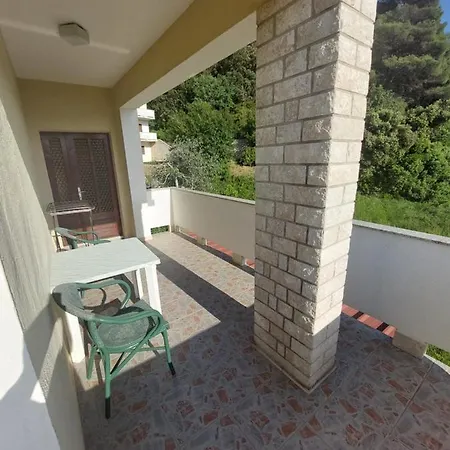 Guest house Marto Rab Town